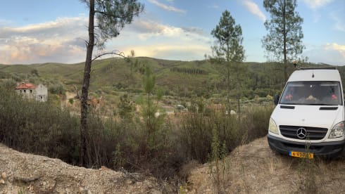 StoryBus  – Mercedes-Benz Wohnmobil für 2 Personen aus dem Jahr 2009