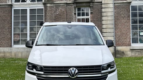 4p Volkswagen campervan uit 2020