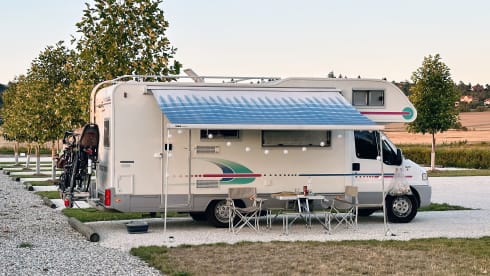 Amigo – 7p Adria Mobil alcove from 2002