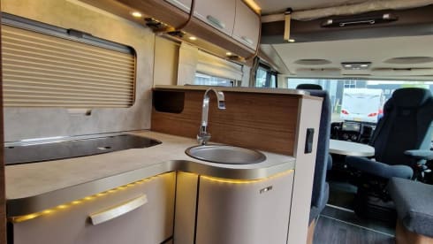Knaus Live 1 700 meg 2022 (Aut, 180hp, LED lighting, air conditioning, carplay, TV)