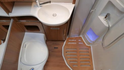 2p Mercedes-Benz semi-integrated uit 2016