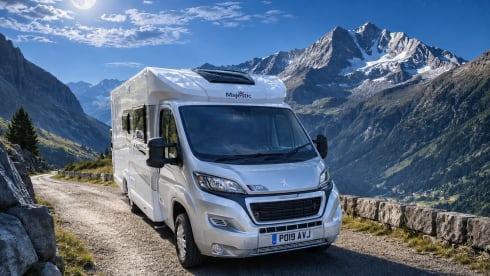 Tilly – Peugeot semi-integrale a 4 posti letto del 2019