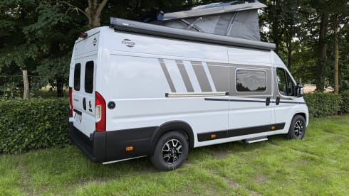 4p Carado Campervan with Pop-Up roof 