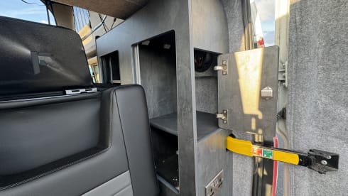 Poppy the pop top – 2 berth + 2 Kids Ford camper van 2018
