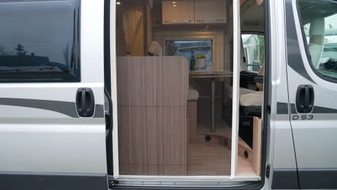 Dreamer D55 6 mtr, 4 sleeping 4 seats, bunk bed, 6 mtr.