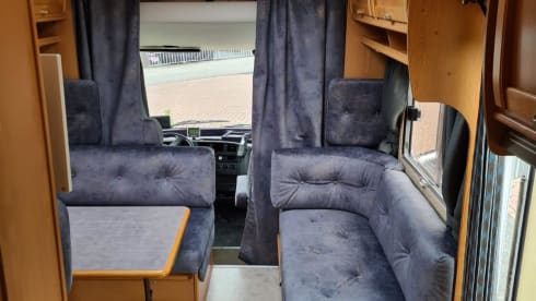 6 persoons winteruitvoering met B rijbewijs  – 6 person Eura Mobil integral from 1996