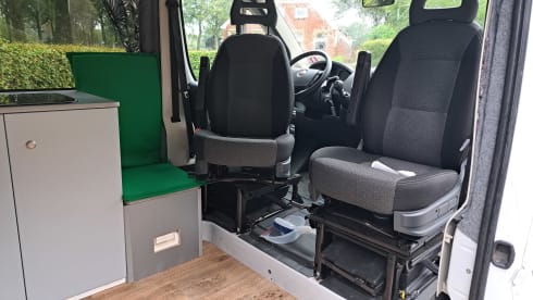Peugeot boxer with fixed bed and large lifting roof