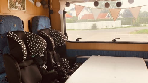 Perfect 6p family camper incl. child car seats