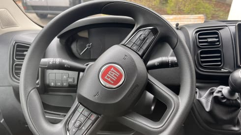 KAMS348 – Chausson First Line V594