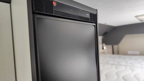 Menfys (2) veranda – Menfys VAN 3 MAXI S-Line (2) with veranda and photovoltaic