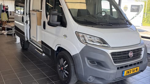 Charlie's Camper – Gezellige Buscamper Fiat Ducato