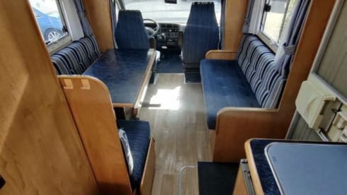 Pèpè – Very neat and spacious camper