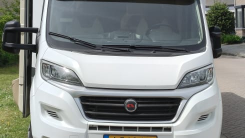 4p Adria Mobil semi-integrated uit 2015