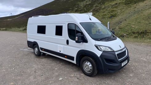 Zoe – Luxury 5 Birth Camper