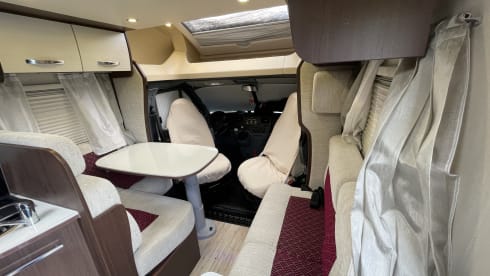 Takkie de Camper – 5p Ford semi-integrated uit 2014