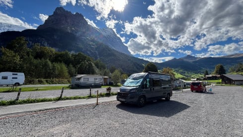 Arkoo – Year-round, off grid, 4/2 berth home from home