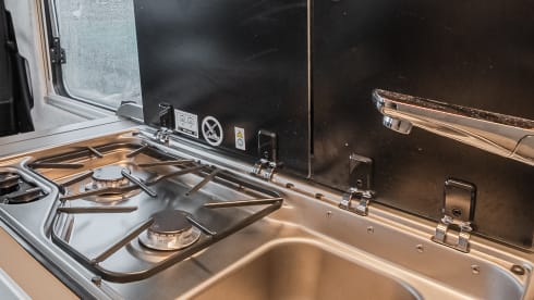 Hymer CrossOver with sleeping roof 4p. 