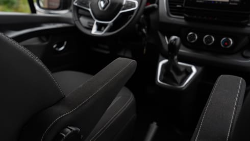 RENAULT TRAFIC NOMAD