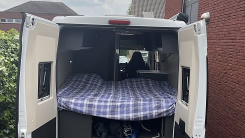 Jeffrey – Autobus Fiat a 2 posti del 2026 Mc Louis Memfys 4