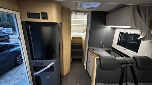 Camper Clocky – 5p Adria Matrix Semi-Integral from 2024