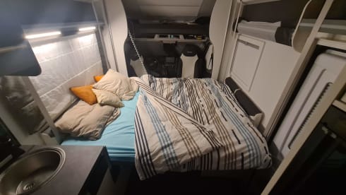 New/cozy fully equipped camper with spacious living room