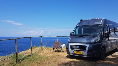 SUPER BUS CAMPER KNAUS BOXSTAR WITH CARRIER FOR ELECTRIC BIKES