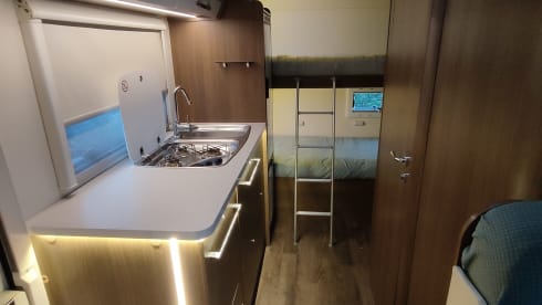 6p Ford alcove from 2017, bunk bed and large seating area
