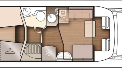 8 – luxury 4 person mclouis Carat 2022 with fixed bed in the back