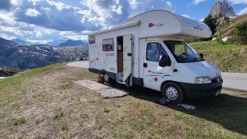 Rolly Roger – Family Camper 5-seater attic