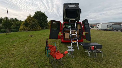 Poppy – 4 berth Volkswagen campervan from 2011