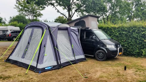Black 2.5 TDI Multivan T5 Highline Camperbus