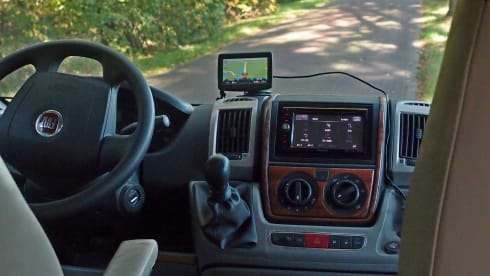 With this sporty camper the journey is the goal.