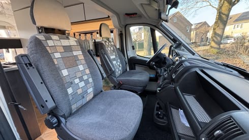 Fiat Ducato 2 or 4 pers. Buscamper - Off grid - Bench air conditioning - Underfloor heating