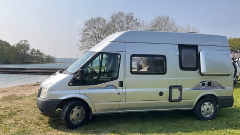 Dame Fortuna – Compact Ford camper van