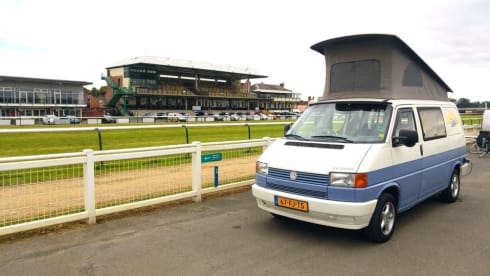 De blauwe reiziger – 4p Volkswagen campervan from 1993