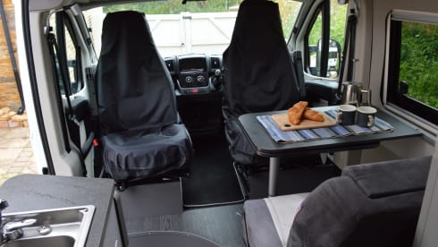 Klara – Autobus Peugeot 4 couchettes de 2018