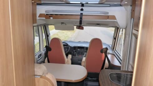 Hymer B-514 integral