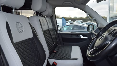 4 berth Volkswagen bus from 2018