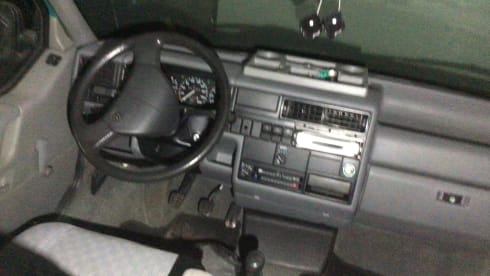 Kermit – Original Volkswagen t4 California 1994 6 persons off-grid