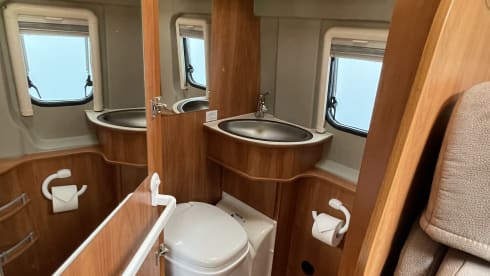 Super Comfy Globescout – Adventure in Luxury