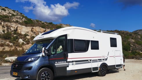 Luxuriöser Adria Matrix Familiencamper mit automatischem Niveausystem