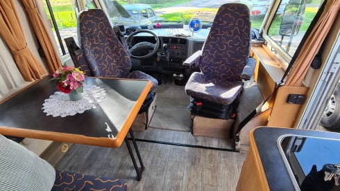 Hymer b644 – 4p Hymer integrated uit 2000