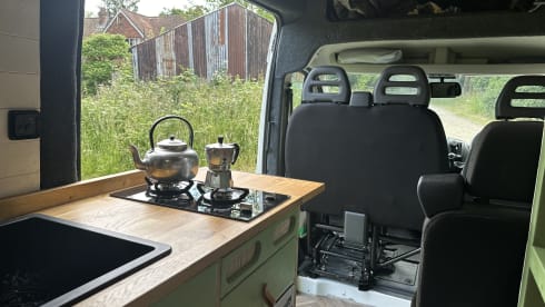 Reggie – Beautiful Family Campervan - Kids Bunks - Adults Double - Off Grid – Heater
