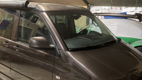 4p Volkswagen campervan uit 2014