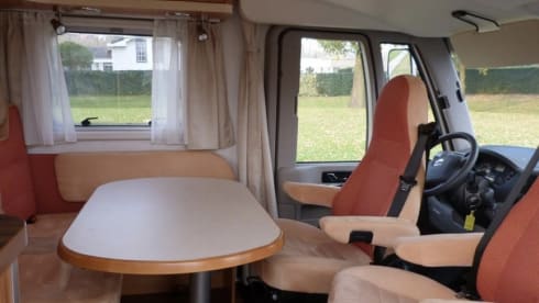 Hymer B-514 integral