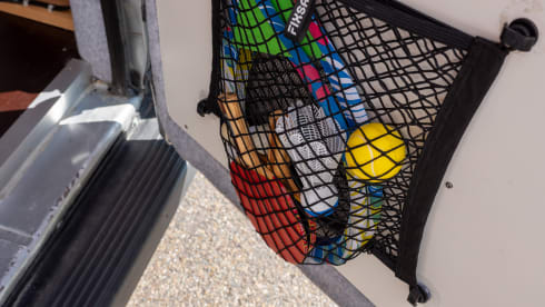 De Bus  – From 2 Share (literally)