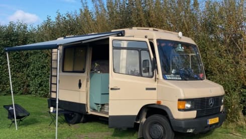 3p Mercedes-Benz bus from 1989