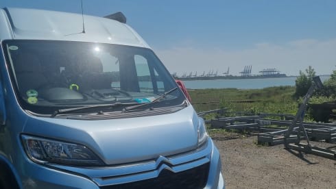 Jill – Stunning 4 berth family van. Fixed bunks!