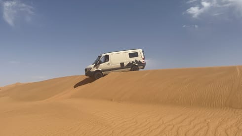 Super nice 4x4 Mercedes bus camper