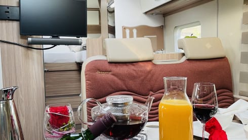 2. DelPi – Luxury mobile home Bürstner Delfin Harmony T726